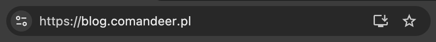 Pasek adresu w Chrome z adresem "https://blog.comandeer.pl". Po prawej stronie dwa przyciski: ekran komputera z naniesioną w prawym górnym rogu strzałką skierowaną w dół oraz gwiazdka.