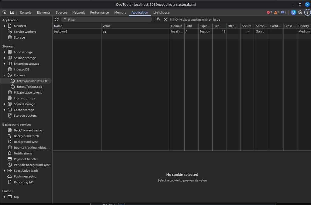 Zakładka "Application" w Chrome: po lewej menu z różnymi opcjami, z których wybrana jest opcja "Cookies" w sekcji "Storage"; po prawej tabelka z istniejącymi ciasteczkami i ich opcjami; pod tabelką panel, w którym wyświetlane są szczegóły aktualnie wybranego ciasteczka.